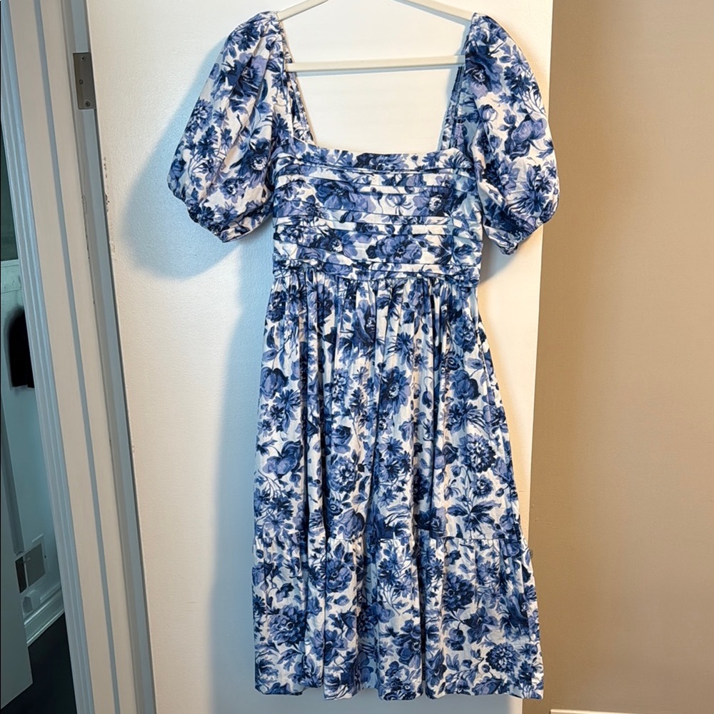 Abercrombie Blue and White Floral Dress Size Medium P